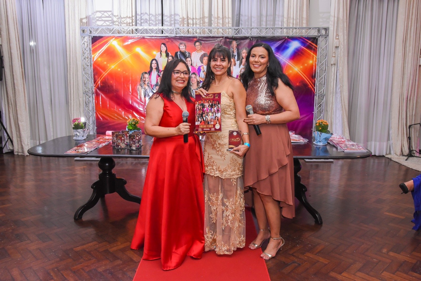 Vanuza Nascimento em evento de gala